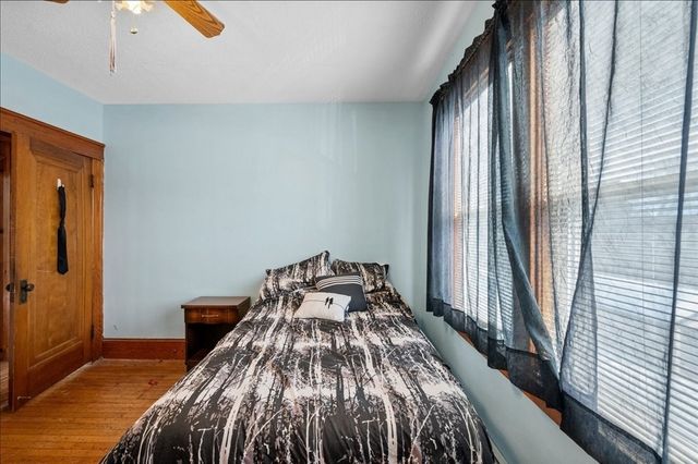 61 School St, Auburn, MA 01501