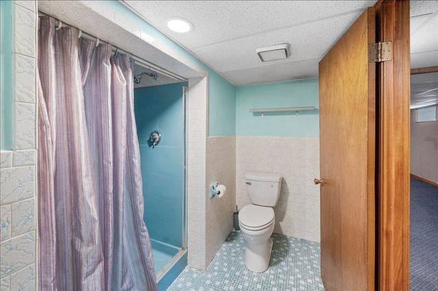 61 School St, Auburn, MA 01501