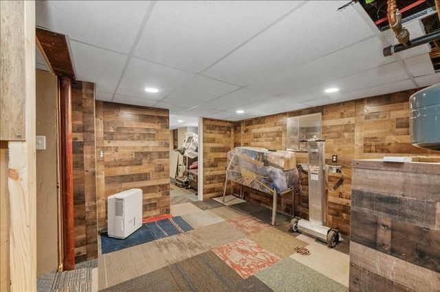 61 School St, Auburn, MA 01501