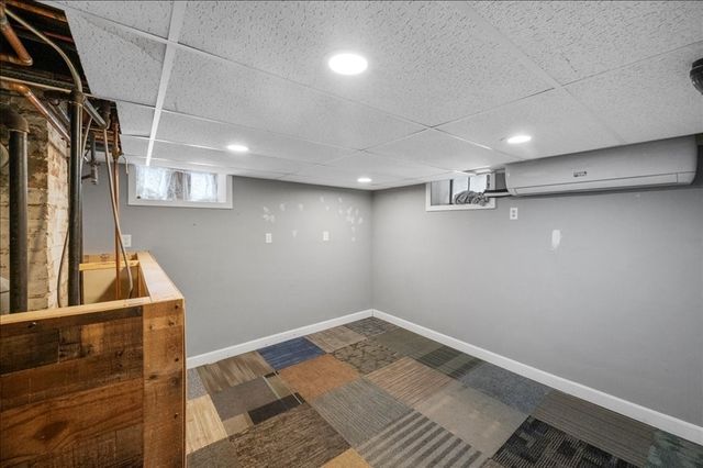 61 School St, Auburn, MA 01501