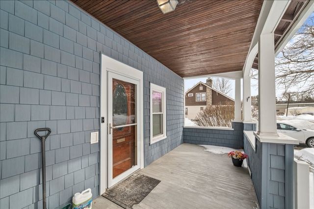 61 School St, Auburn, MA 01501