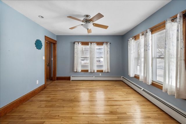 61 School St, Auburn, MA 01501