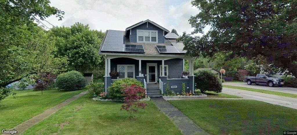 61 School St, Auburn, MA 01501