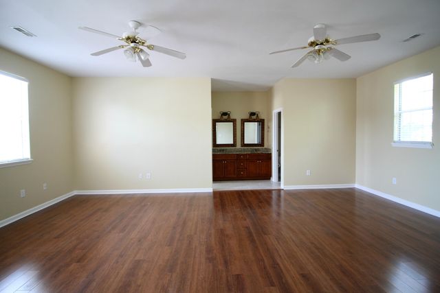 1319 Kingfisher Circle, Hanahan, SC 29410