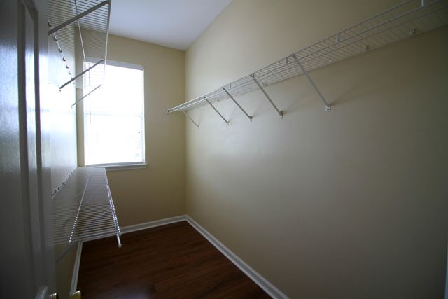 1319 Kingfisher Circle, Hanahan, SC 29410