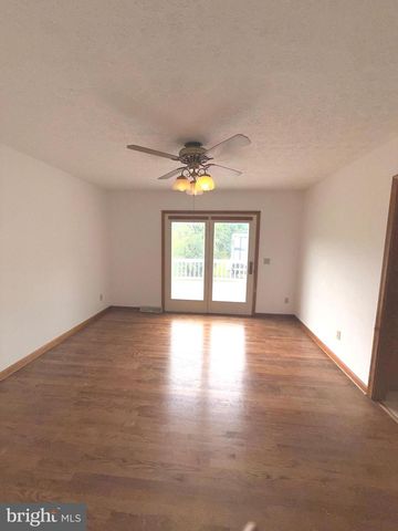 1503 SENSENY, Berryville, VA 22611
