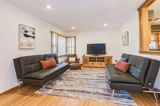 3653 Roosevelt Street NE, Saint Anthony, MN 55418