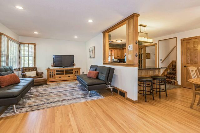 3653 Roosevelt Street NE, Saint Anthony, MN 55418