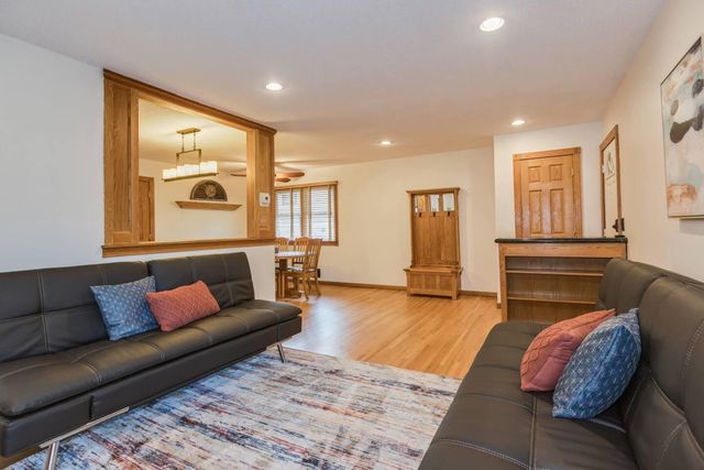 3653 Roosevelt Street NE, Saint Anthony, MN 55418