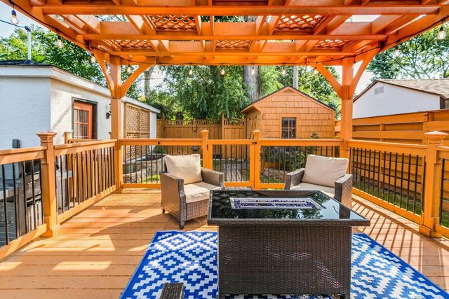 3653 Roosevelt Street NE, Saint Anthony, MN 55418