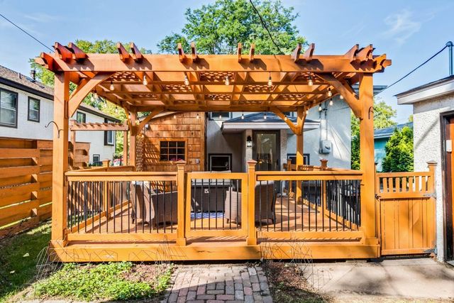 3653 Roosevelt Street NE, Saint Anthony, MN 55418