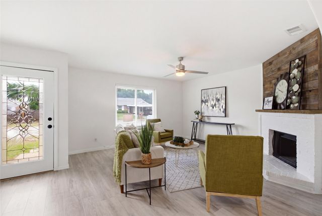 5644 Santa Fe Trail, Haltom City, TX 76148