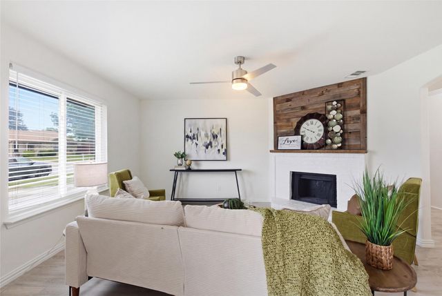 5644 Santa Fe Trail, Haltom City, TX 76148