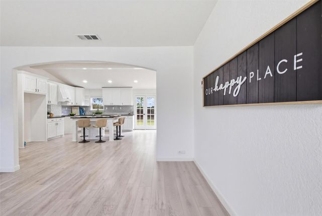 5644 Santa Fe Trail, Haltom City, TX 76148