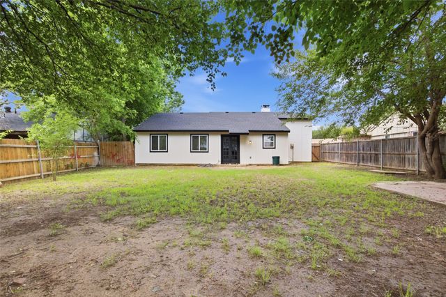 5644 Santa Fe Trail, Haltom City, TX 76148