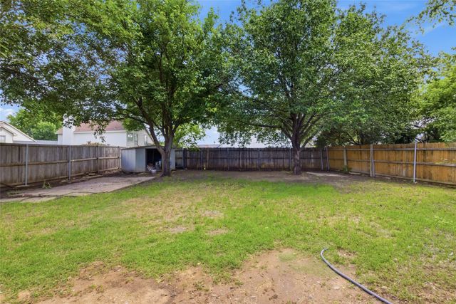 5644 Santa Fe Trail, Haltom City, TX 76148