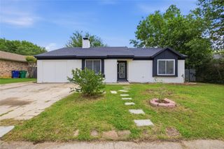 5644 Santa Fe Trail, Haltom City, TX 76148