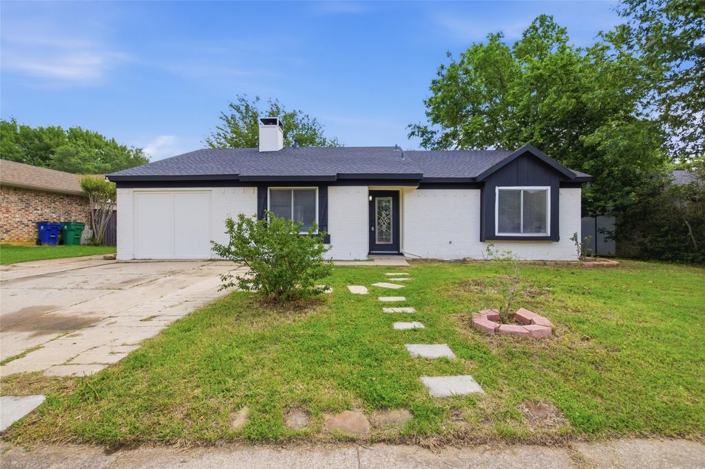 5644 Santa Fe Trail, Haltom City, TX 76148