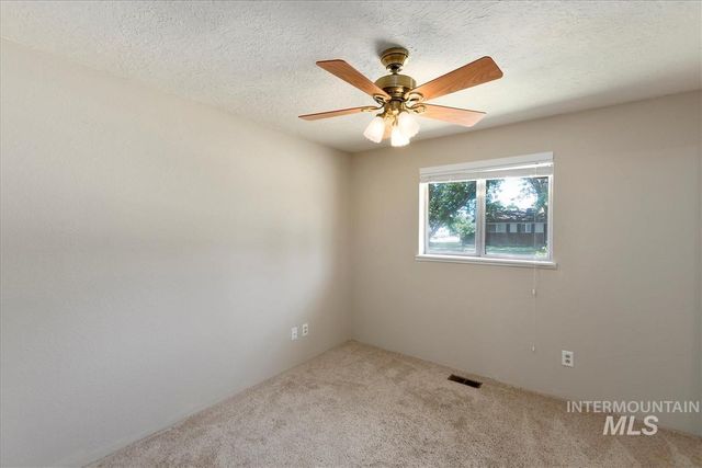 2220 Big Sky St, Caldwell, ID 83605