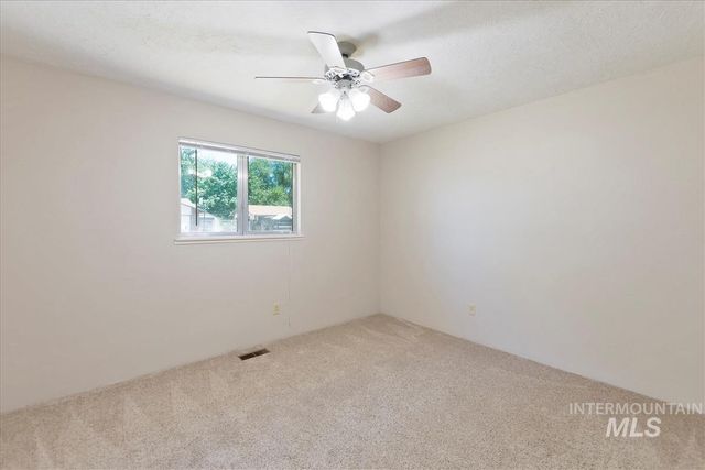 2220 Big Sky St, Caldwell, ID 83605