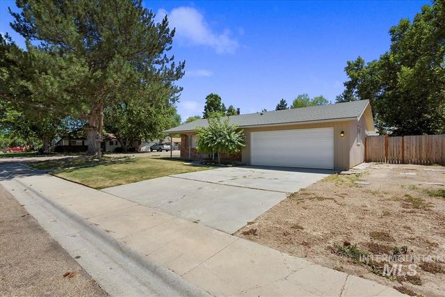 2220 Big Sky St, Caldwell, ID 83605