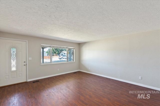 2220 Big Sky St, Caldwell, ID 83605
