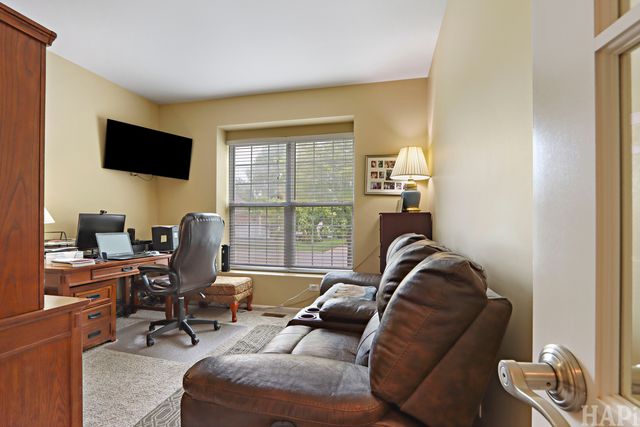 5952 Leeds Road, Hoffman Estates, IL 60192