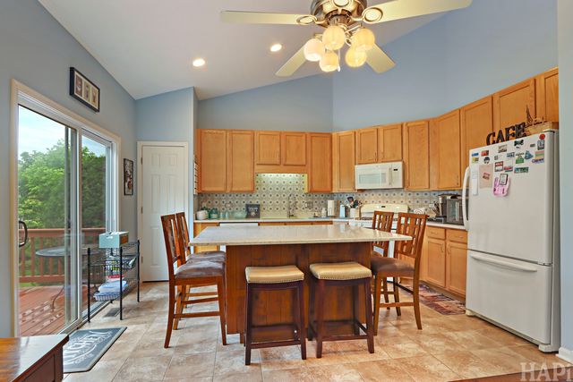 5952 Leeds Road, Hoffman Estates, IL 60192