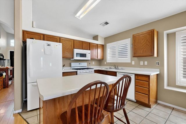 536 Playful Meadows Drive NE, Rio Rancho, NM 87144