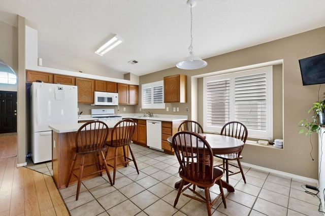 536 Playful Meadows Drive NE, Rio Rancho, NM 87144