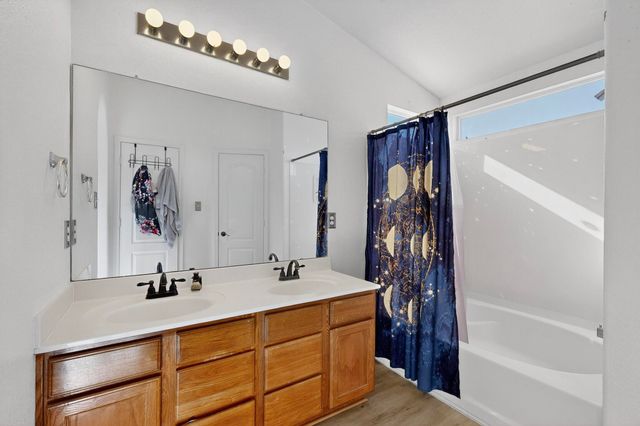 536 Playful Meadows Drive NE, Rio Rancho, NM 87144