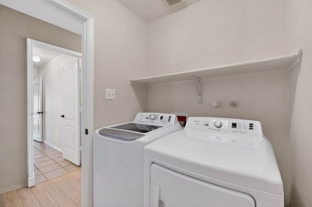 536 Playful Meadows Drive NE, Rio Rancho, NM 87144