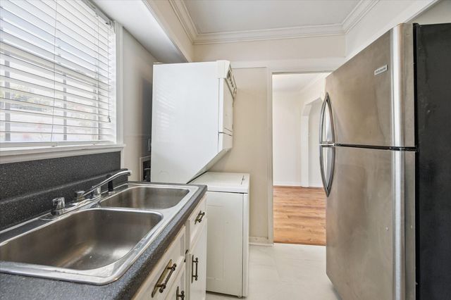 218 W 15th Street 15, Houston, TX 77008