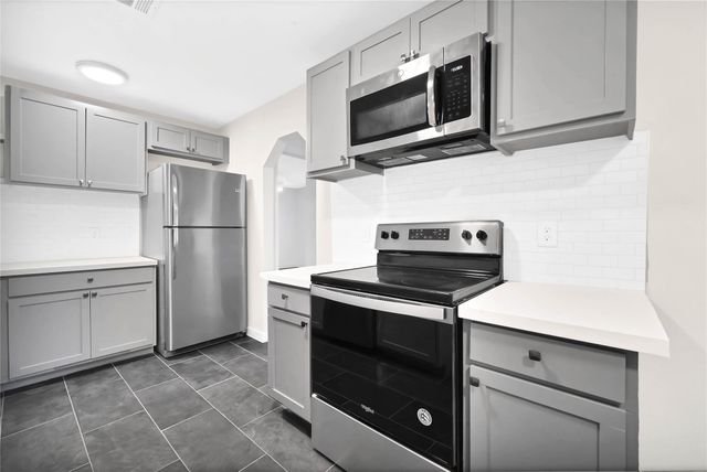 218 W 15th Street 15, Houston, TX 77008