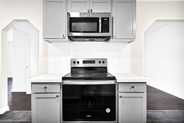 218 W 15th Street 15, Houston, TX 77008