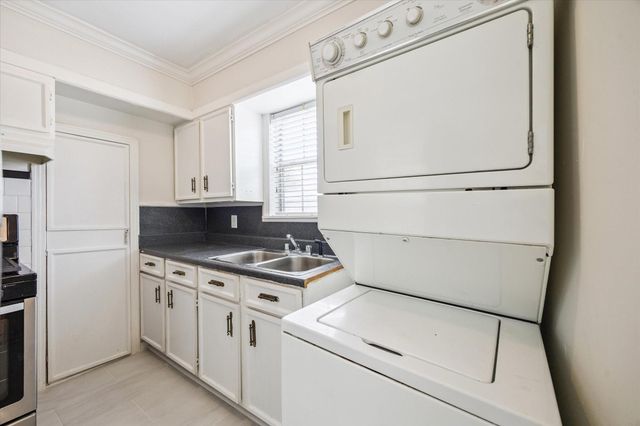 218 W 15th Street 15, Houston, TX 77008