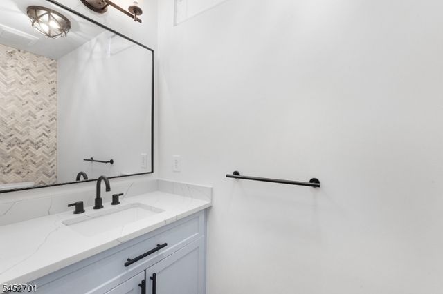 10 Willocks Cir, Franklin Twp., NJ 08873