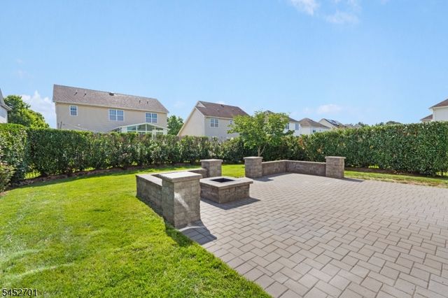 10 Willocks Cir, Franklin Twp., NJ 08873
