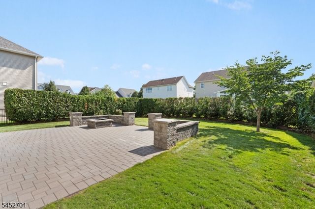 10 Willocks Cir, Franklin Twp., NJ 08873
