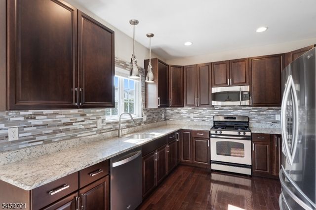10 Willocks Cir, Franklin Twp., NJ 08873