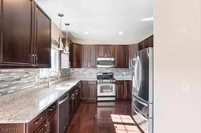 10 Willocks Cir, Franklin Twp., NJ 08873