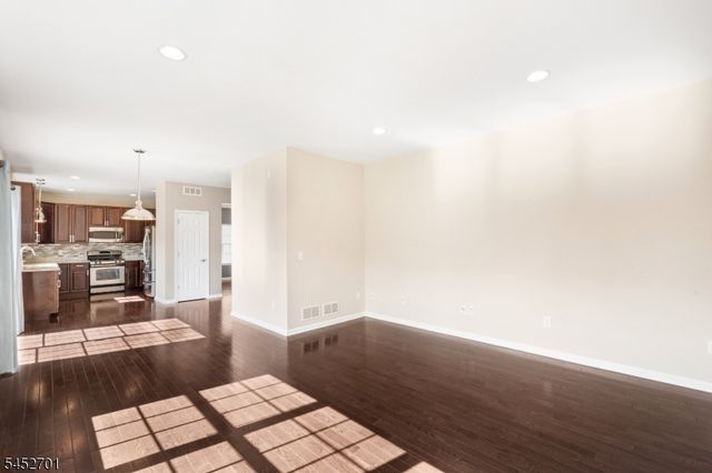 10 Willocks Cir, Franklin Twp., NJ 08873