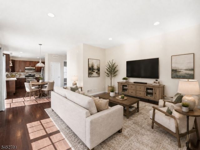 10 Willocks Cir, Franklin Twp., NJ 08873