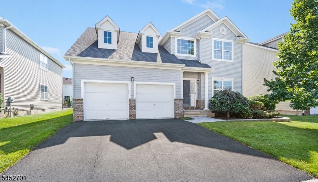 10 Willocks Cir, Franklin Twp., NJ 08873