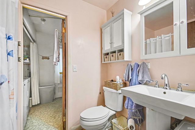 1514 Viking Drive, South Bend, IN 46628