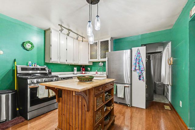 1514 Viking Drive, South Bend, IN 46628