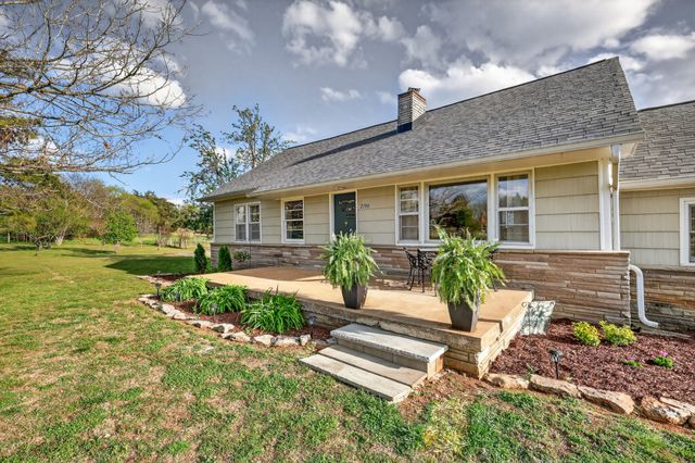 2790 Joe Reeves Rd, Lewisburg, TN 37091