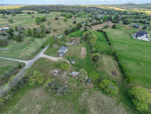 2790 Joe Reeves Rd, Lewisburg, TN 37091