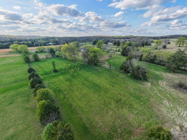 2790 Joe Reeves Rd, Lewisburg, TN 37091