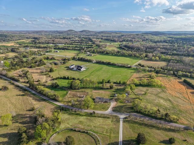 2790 Joe Reeves Rd, Lewisburg, TN 37091